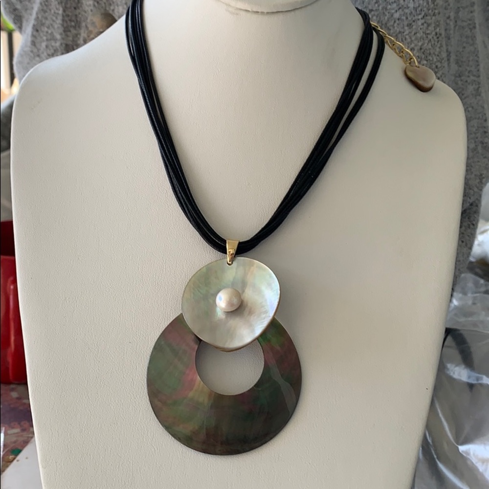 Shell Necklace with a Twist (see last pic) - Picture 4 of 7